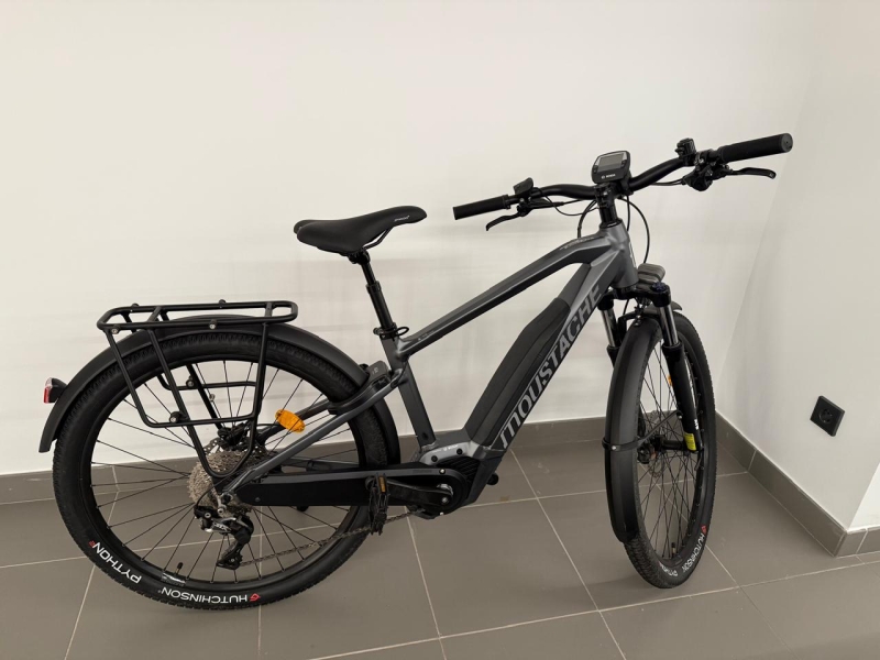 BICICLETA ELÉCTRICA MOUSTACHE SAMEDI 27 XROAD, prácticamente nueva, ¡hay que verla!